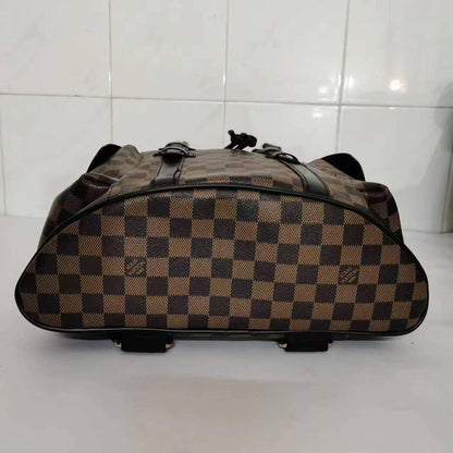 🎒 LV Christophet backpack 
 2️⃣ Second quality 
Size : 48 * 41 * 13 cm
80 dhs❤️

Zain115
♥️♥️♥️