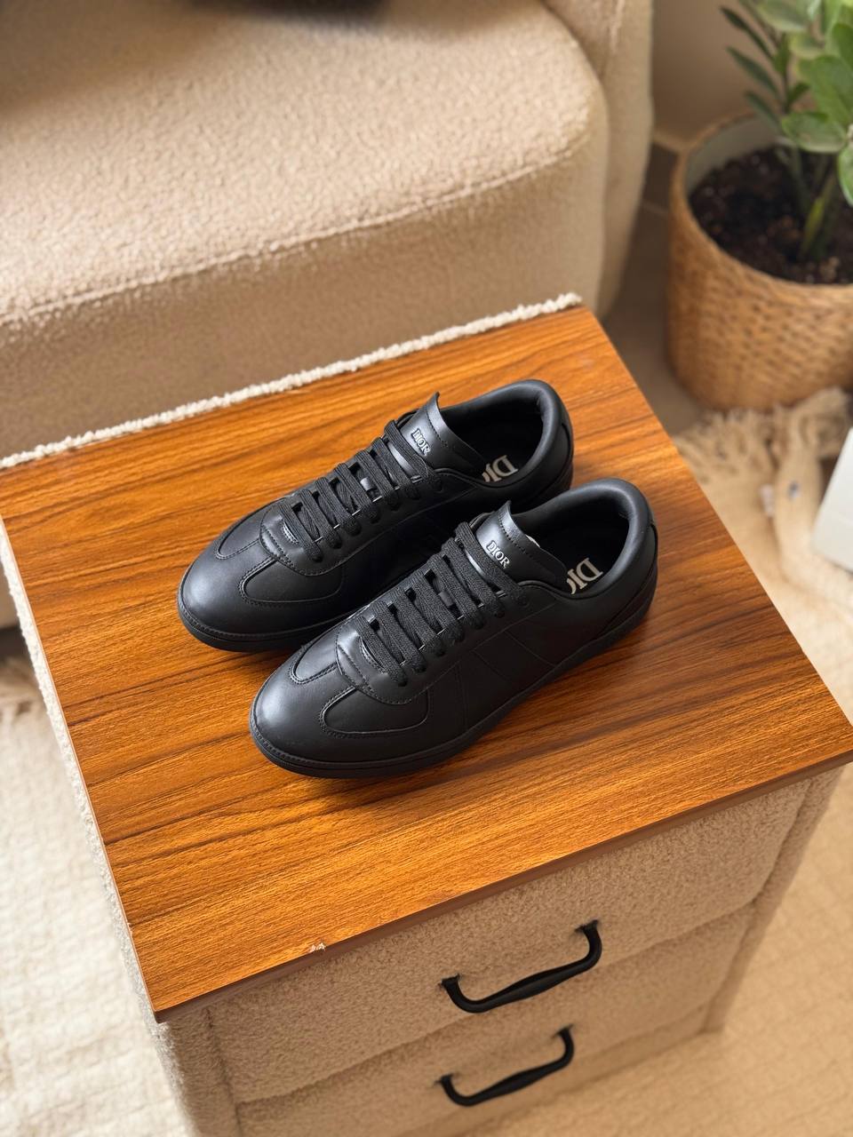 Christian Dior B01
*AAA quality*
*size:40 to 46* 
470 dhs🪙🌨️

Zain185
♥️♥️♥️