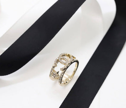 CHANEL 
Ring 💍 available size👇
6,7,8
Master quality 💯
With normal boxes 🗃️ 
45 dhs🇦🇪🇦🇪

With master box 📦 
70 dhs🇦🇪🇦🇪

Zain216
♥️♥️♥️