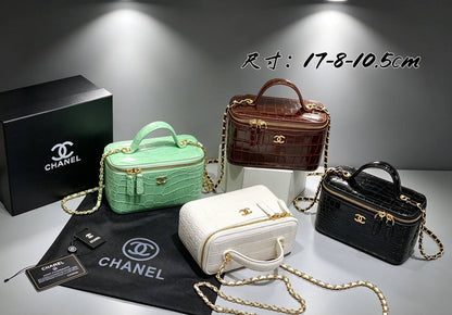 CHANEL 

NEW CAME 

HIGH QUALITY 

WITH BOX 
120 dhs🇦🇪🇦🇪

Zain295
Zain39
♥️♥️♥️