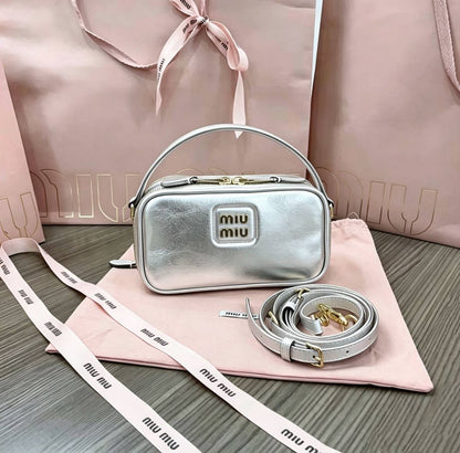 MIU MIU 

 GOOD QUALITY 

WITH BOX  🎁

90 dhs✅

Zain295
♥️♥️♥️