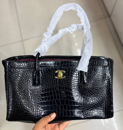 Chanel

120 dhs

Zain175
♥️♥️♥️