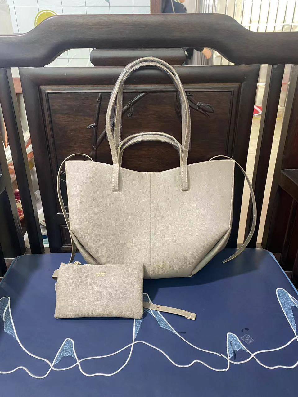POLENE
100 dhs🪙💕
Good Quality

Zain190
♥️♥️♥️