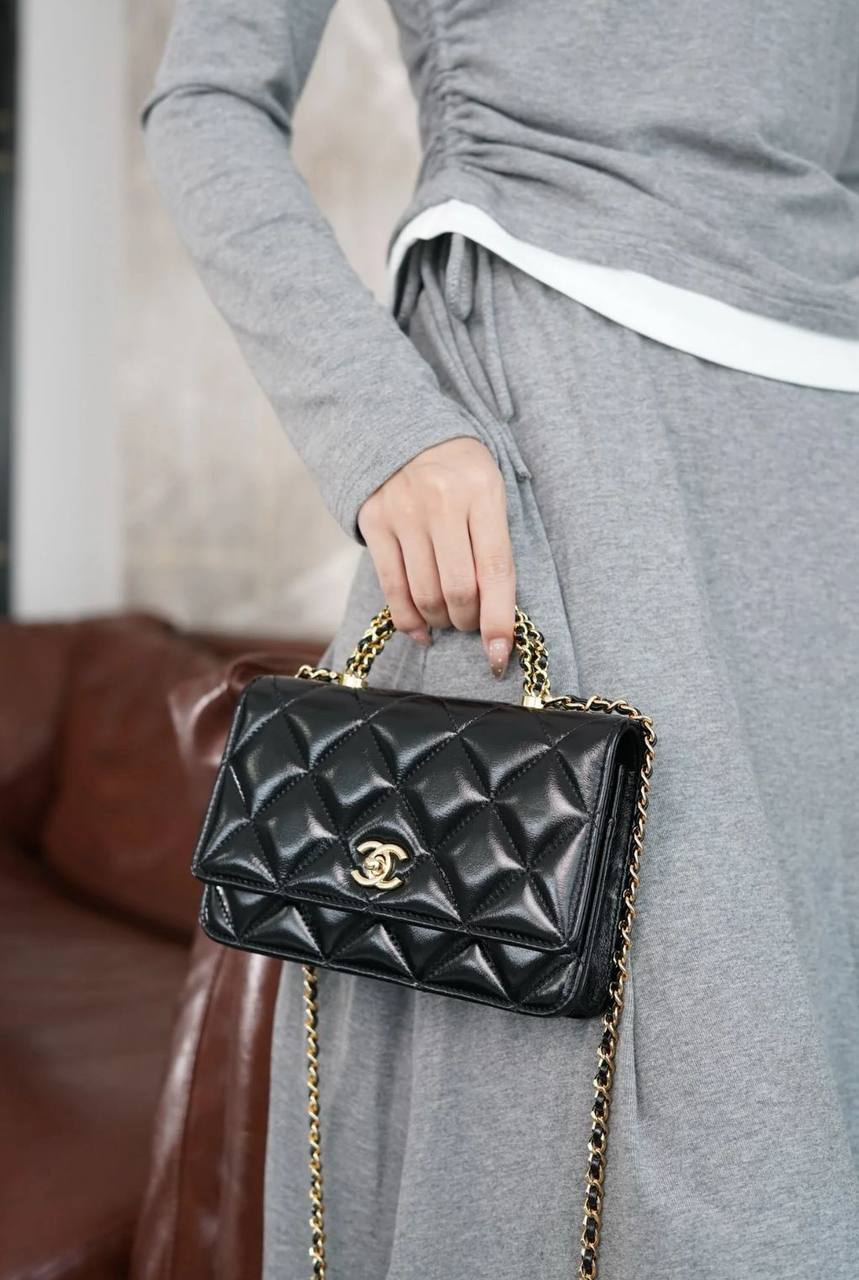 Chanel
100 dhs✅
Good-quality 

with box
🎁🎁🎁

Zain35
♥️♥️♥️