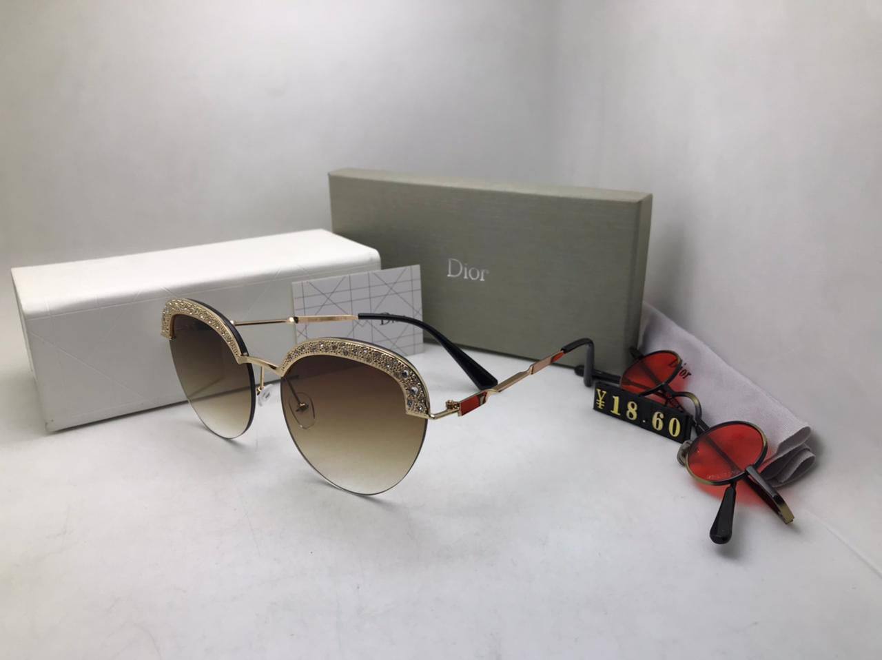Dior
70 dhs✅

Zain126
♥️♥️♥️