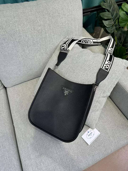 Prada 
85 dhs💓
 
Zain235
♥️♥️♥️