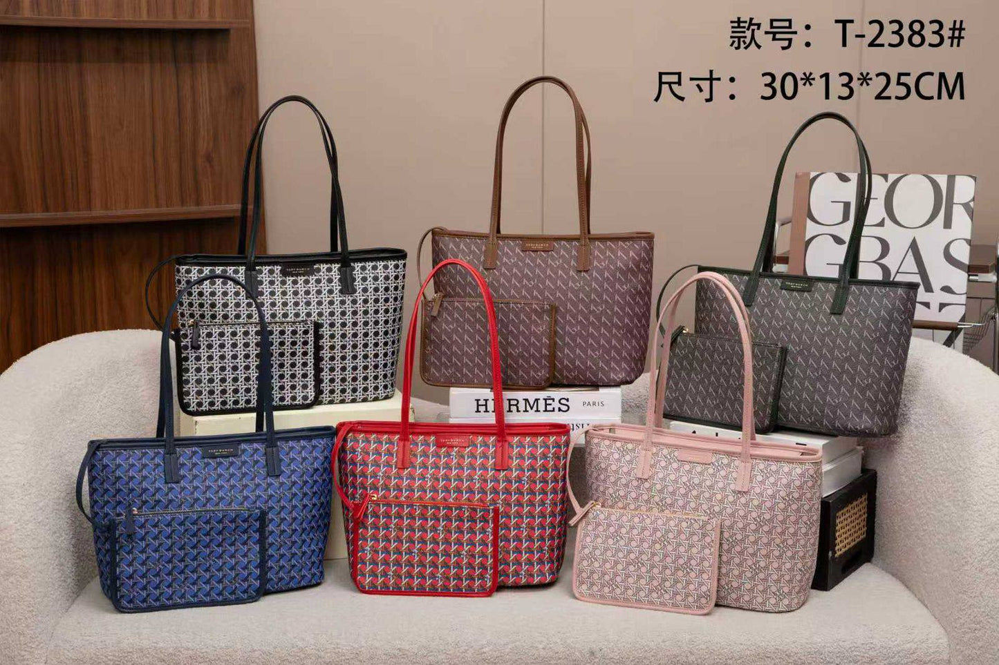 Tory Burch
100 dhs💓
2in1
Both sides are usable.

Zain07
♥️♥️♥️