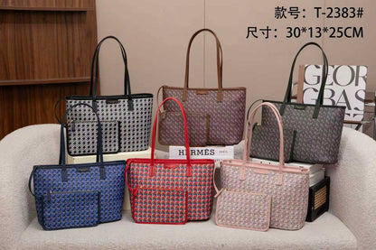 Tory Burch
100 dhs💓
2in1
Both sides are usable.

Zain07
♥️♥️♥️
