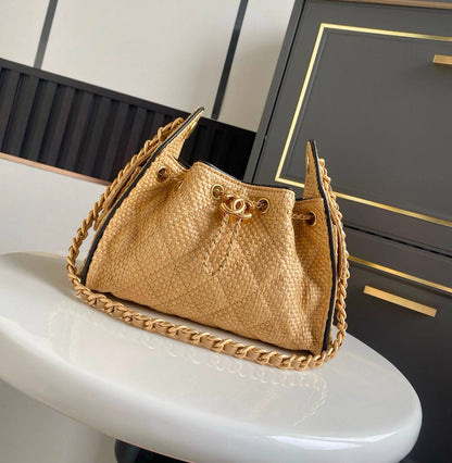 CHANEL 

RESTOCK 
HIGH QUALITY 
SMALL SIZE 

120 dhs🇦🇪🇦🇪

22 cm
Zain295
Zain39
♥️♥️♥️