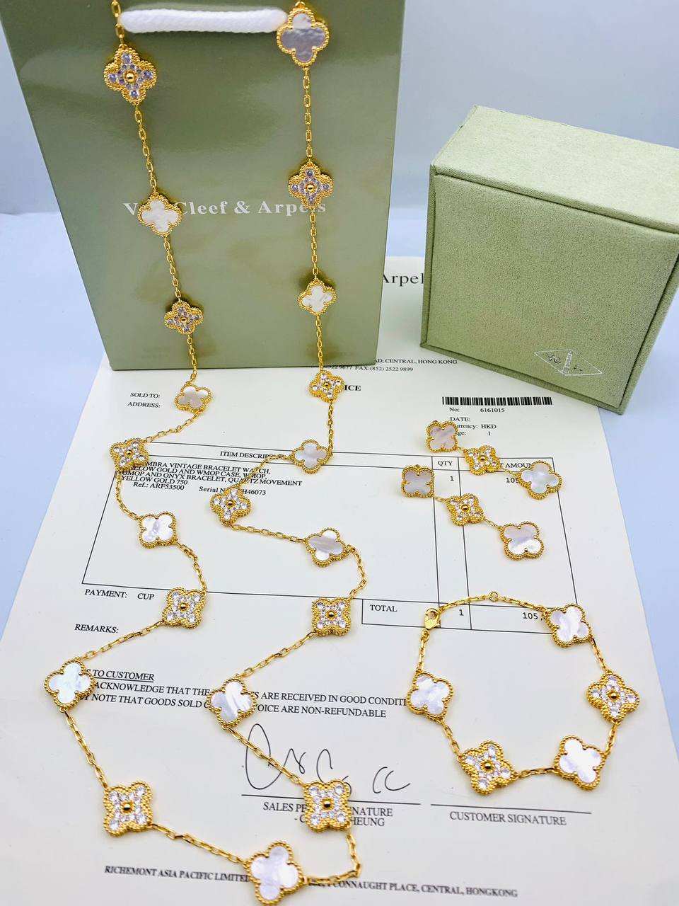 VCA MASTER
💫✨
NECKLACE 20 FLOWER
BRACELET 5 FLOWER
EARRING 3 FLOWER
WITH BIG BOX AND PAPER BAG🛍️🎁
280 DHS🇦🇪🇦🇪💥

Zain89
♥️♥️♥️