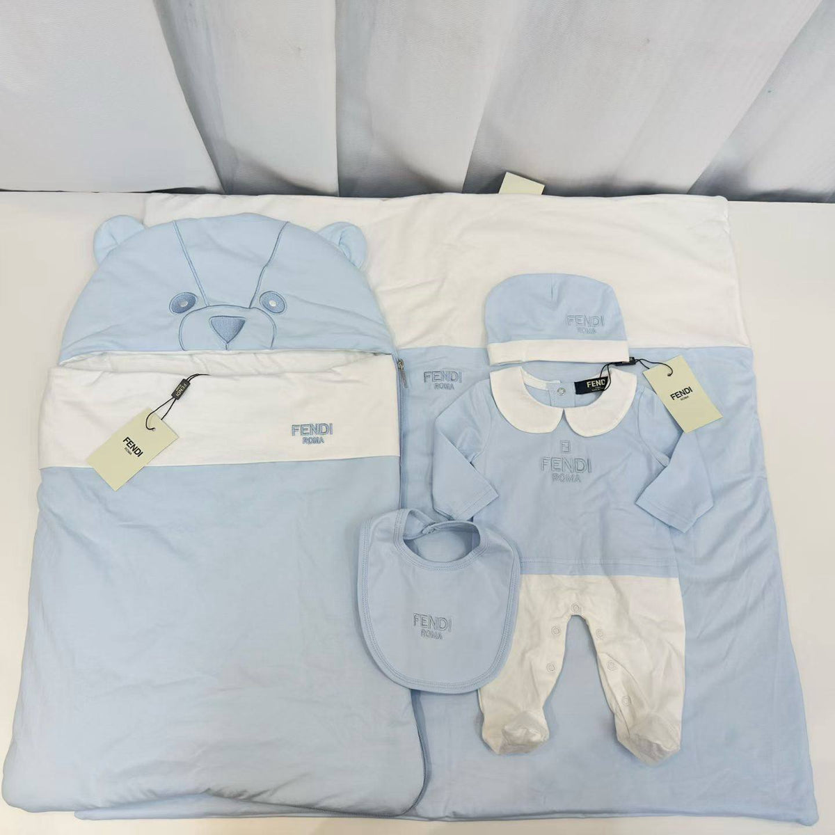 Kids set

250 dhs

Zain151
♥️♥️♥️