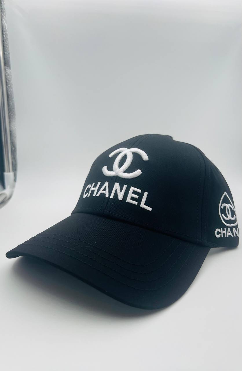 Chanel💥*
Cap 🧢 
Master quality 💯
50 dhs✅

Zain273
♥️♥️♥️