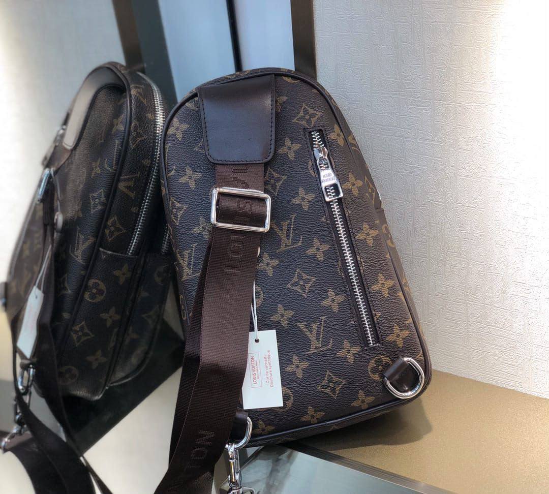 LV
Chest bag unisex 
 good quality
 with box
🎁🎁🎁

95 dhs✅

Zain39
♥️♥️♥️