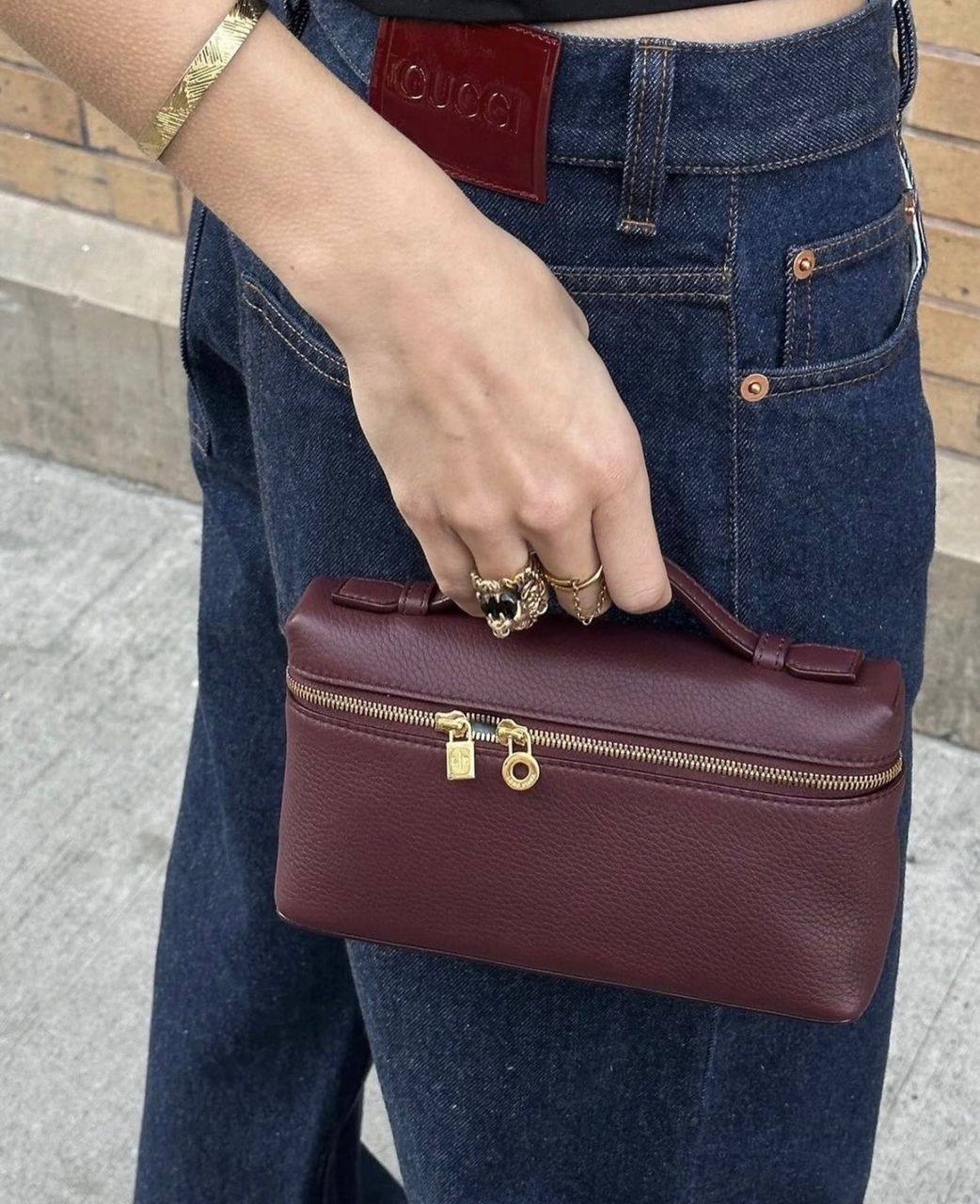 Loro Piana
85 dhs❣️
SIZE：16cm
With the box
🎁🎁🎁

Zain35
♥️♥️♥️