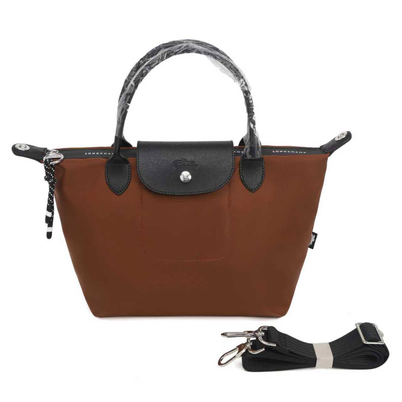 LONG CHAMP 
GOOD QUALITY 
60 dhs🌺

Zain40
♥️♥️♥️