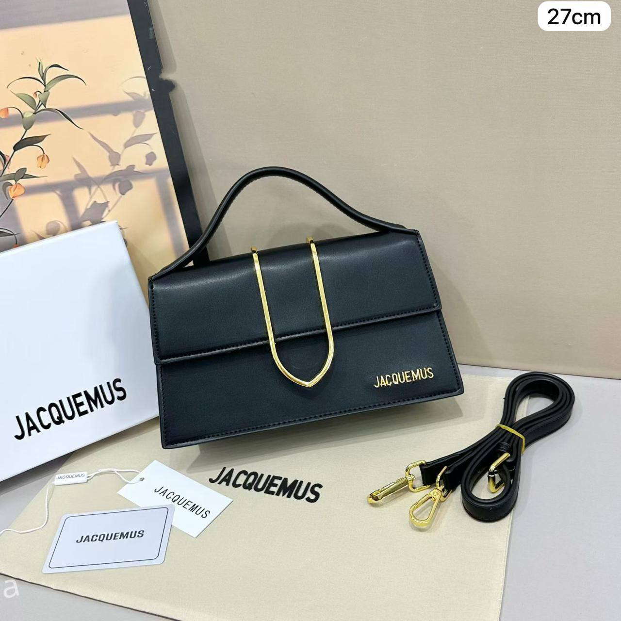 💖 Jacquemus
1️⃣ First quality +🎁
Size : 24  * 15 cm
110 dhs🇦🇪🇦🇪
with box 🎁

Zain115
♥️♥️♥️