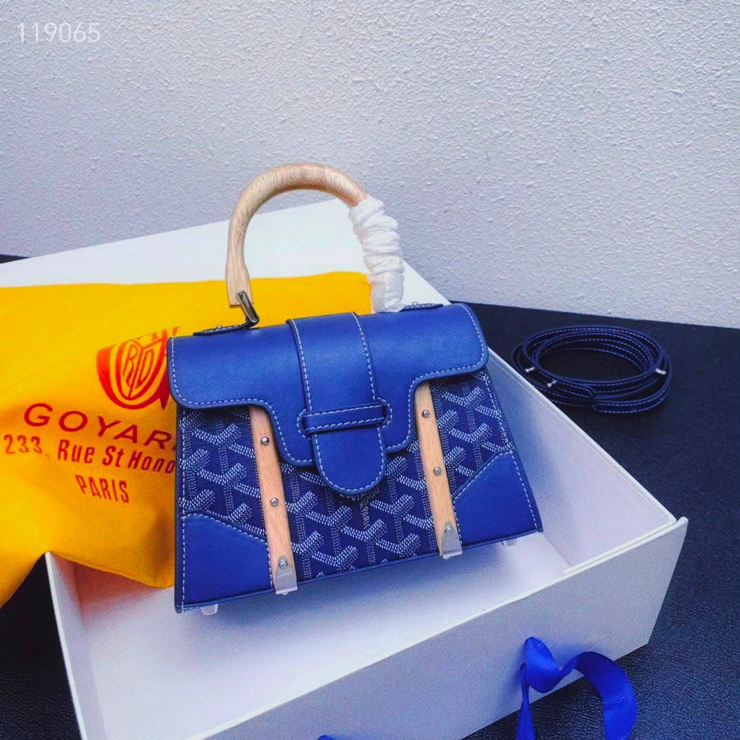GOYARD
HIGH QUALITY  

WITH BOX 
🎁🎁🎁

130 dhs✅

Zain295
♥️♥️♥️