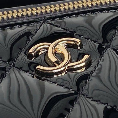 CHANEL 
GOOD QUALITY 

WITH BOX 
🎁🎁🎁

100 dhs✅

Zain295
♥️♥️♥️