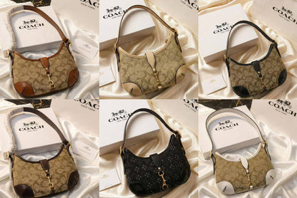 Coach
115 dhs❣️
SIZE：24cm
Good quality 

with box 
🎁🎁🎁

Zain35
♥️♥️♥️