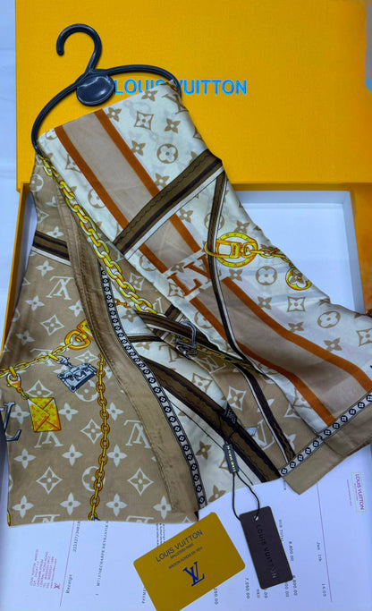 Silk scarf 

40 dhs🇦🇪  
no box

60 dhs🇦🇪 with box

Zain93
♥️♥️♥️