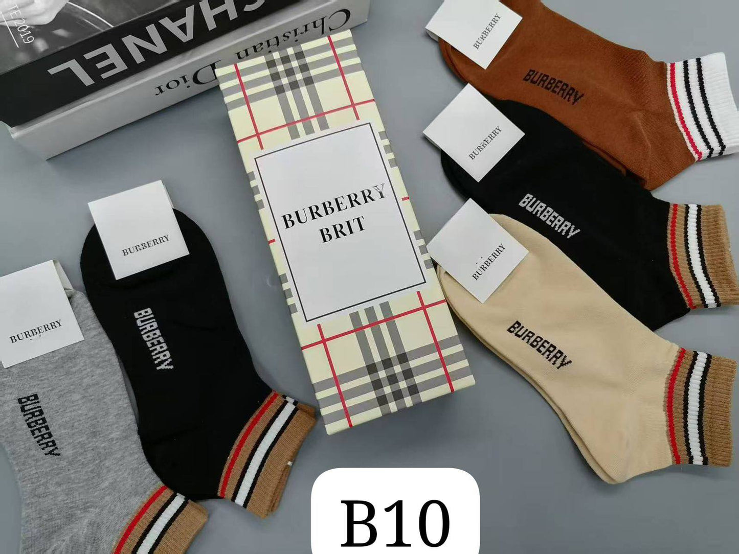 Socks
one box 5 pairs
45 dhs🌺

Zain231
♥️♥️♥️