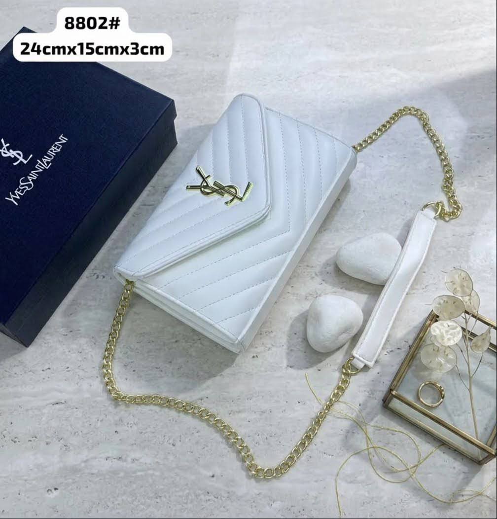 YSL
90 dhs✅✅
with box

Zain72
♥️♥️♥️
