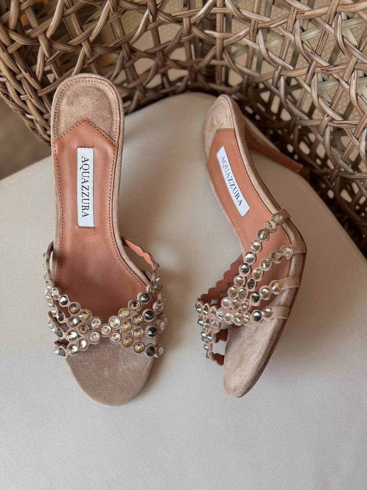 🩶 AQUAZZURA 🩶

✨ new Collection
👠 36–41
💎 Premium Quality
🔥 Super Master
💰430 dhs🇦🇪🇦🇪

Zain198
♥️♥️♥️