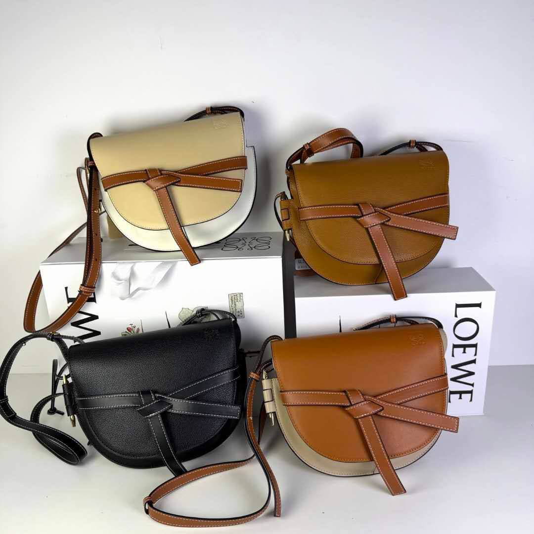 Loewe
Master🌺
330 dhs✅

Zain228
♥️♥️♥️