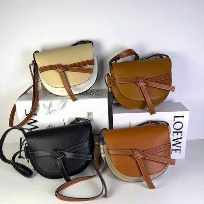 Loewe
Master🌺
330 dhs✅

Zain228
♥️♥️♥️