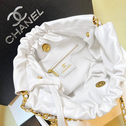 CHANEL 

NEW CAME 

GOOD QUALITY 

100 dhs🇦🇪🇦🇪🇦🇪

Zain295
♥️♥️♥️