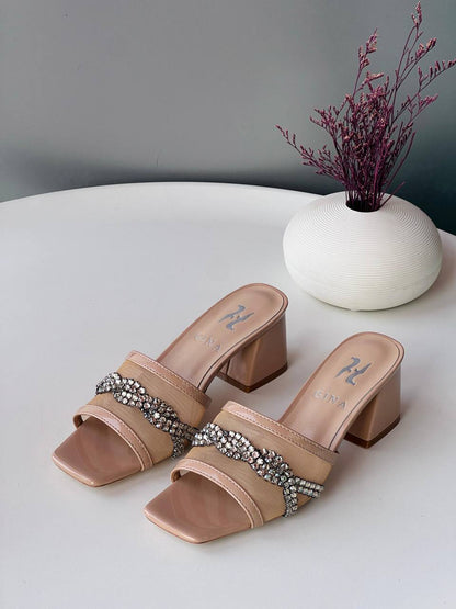 Gina 💛🖤
Size 36_41
Super high quality* 
450 dhs✅

Zain176
♥️♥️♥️