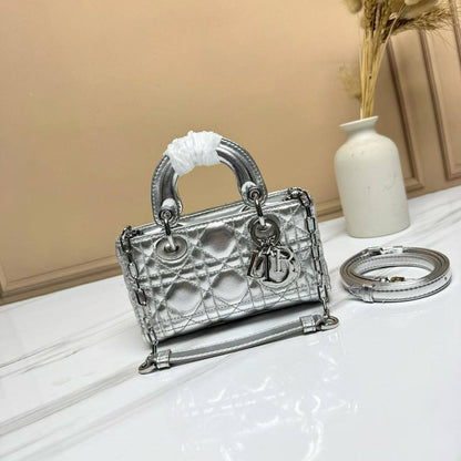 Dior
Master❣️❣️
280 dhs✅

Zain153
♥️♥️♥️