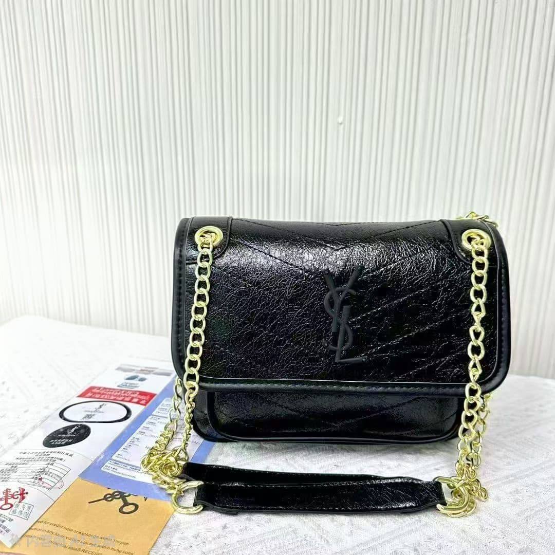 Ysl

70 dhs🇦🇪🇦🇪

Zain232
♥️♥️♥️