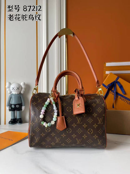 Lv sppedy 30cm 
Size 30cm
240 dhs✅

Zain189
♥️♥️♥️