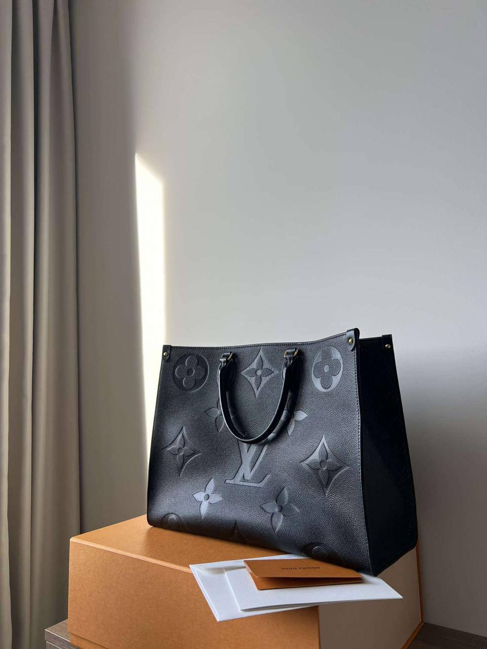 LV
95 dhs❤️   36cm
105 dhs❤️   41cm
Two size

Zain26
♥️♥️♥️