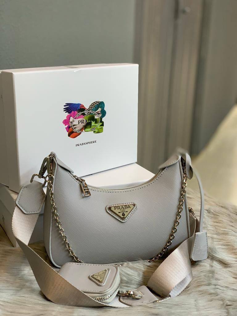 PRADA LEATHER RESTOCK 
GOOD QUALITY 💯
110 dhs🪙🖤

WITH BOX 📦 

Zain28
♥️♥️♥️