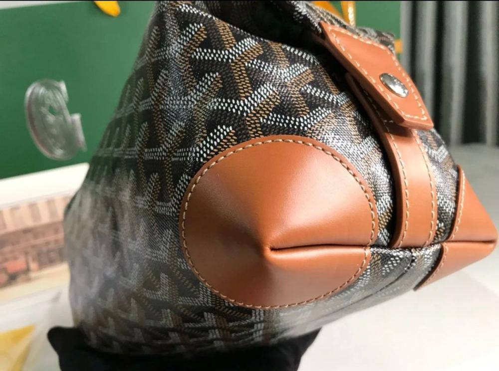 Goyard
75 dhs💓
high quality 
With box 
  24cm

Zain26
♥️♥️♥️