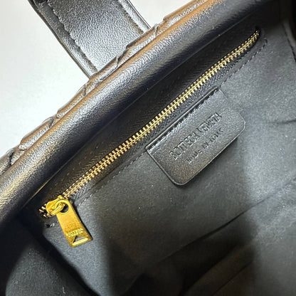 BOTTEGA
 COPY ONE 
135 dhs✅

Zain39
♥️♥️♥️