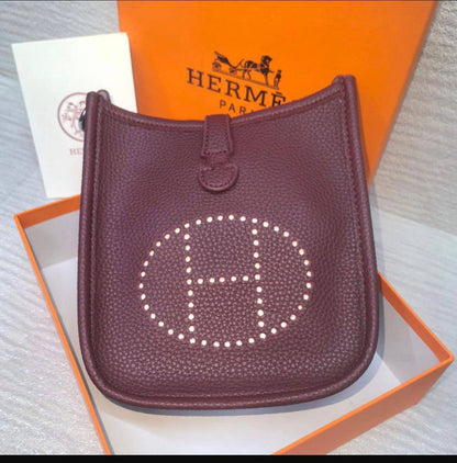Hermes 

Good Quality 

With Box 
🎁🎁🎁

85 dhs❤️

Zain250
♥️♥️♥️