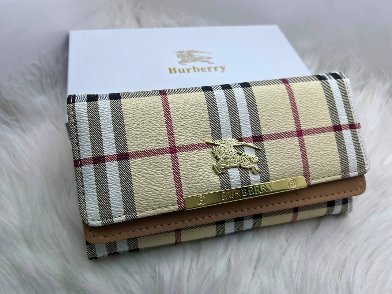 Wallets
45 dhs🇦🇪🇦🇪

Zain182
♥️♥️♥️