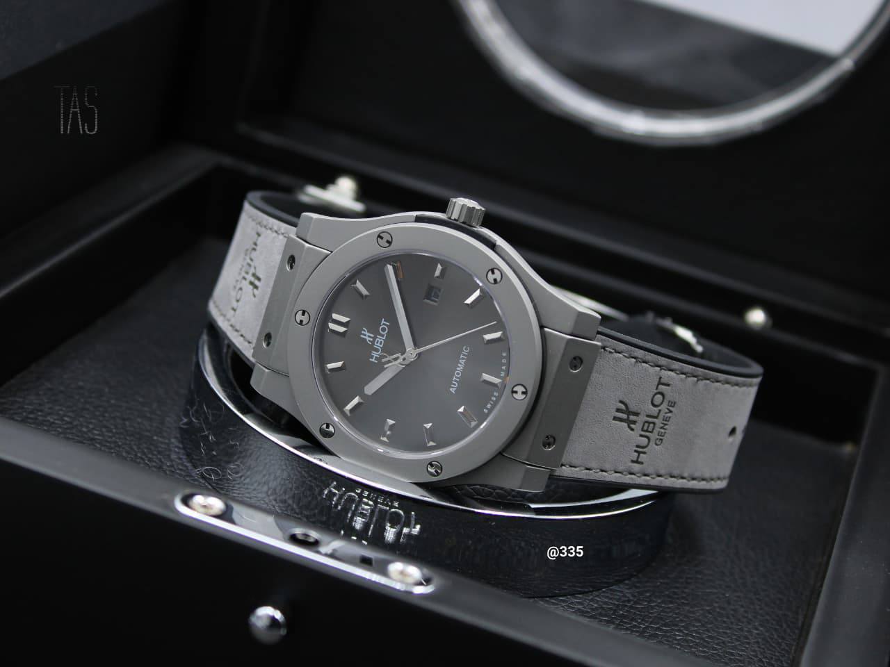 HUBLOT FOR MEN AUTOMATIC 41MM

220 dhs✅

Zain58
♥️♥️♥️