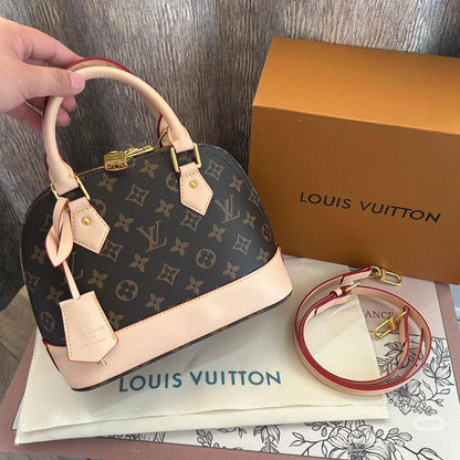 🌈 Gucci / LV Capucenis 
1️⃣ First quality +🎁
Size : 27 ~ 23 cm
90 dhs🇦🇪
 with box🎁

Zain115
♥️♥️♥️