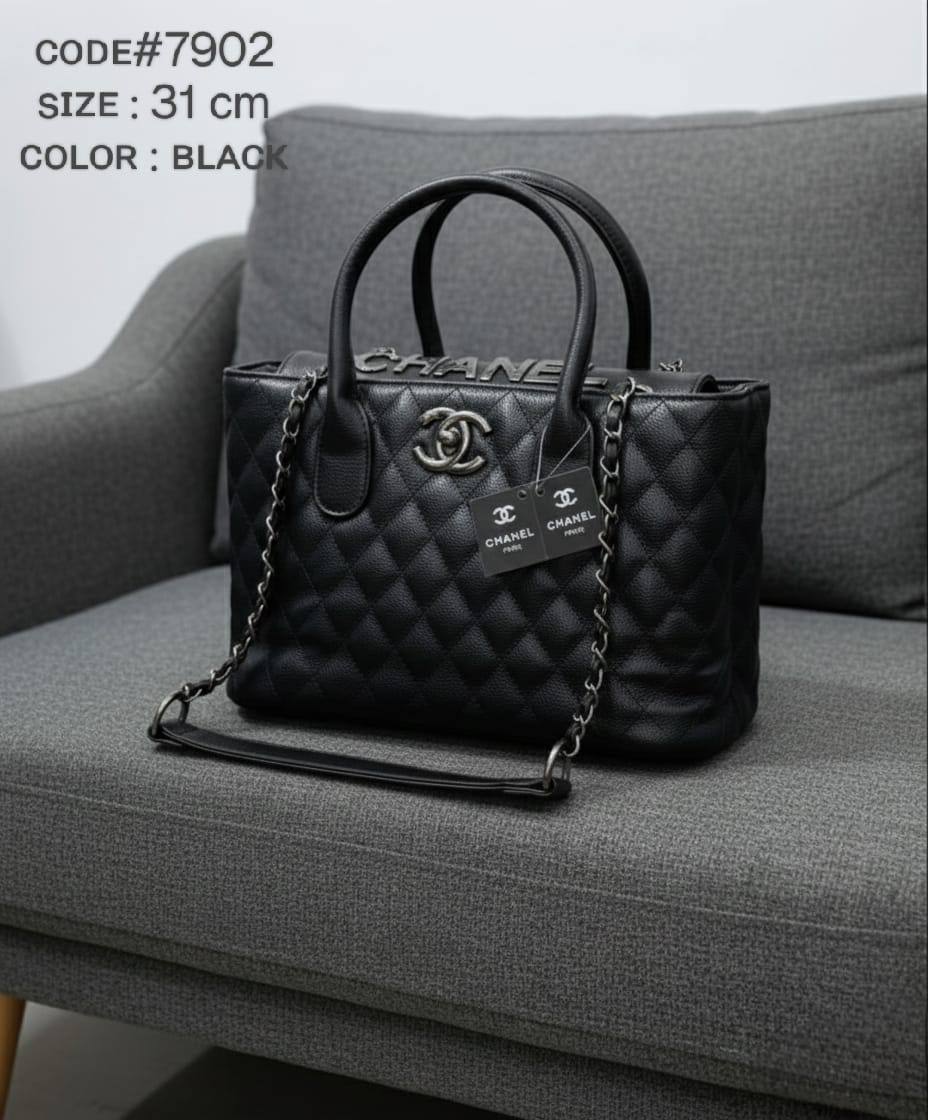 CHANEL ᴛᴏᴘ ʜᴀɴᴅʙᴀɢ
ᴄᴀᴠɪᴀʀ ʟᴇᴀᴛʜᴇʀ ᴍᴀᴛᴇʀɪᴀʟ
ᴘʟᴀᴛɪɴᴜᴍ ᴄᴏʟᴏʀ ʜᴀʀᴅᴡᴀʀᴇ
ғʟᴀᴘ ᴛᴡɪsᴛ ʟᴏᴄᴋ
ᴡɪᴛʜ ᴄʜᴀɴᴇʟ ʟᴏɢᴏ ʜᴀʀᴅᴡᴀʀᴇ
sɪᴢᴇ 31 cm
ᴡɪᴛʜᴏᴜᴛ BOX

110 dhs❤️

Zain31
♥️♥️♥️