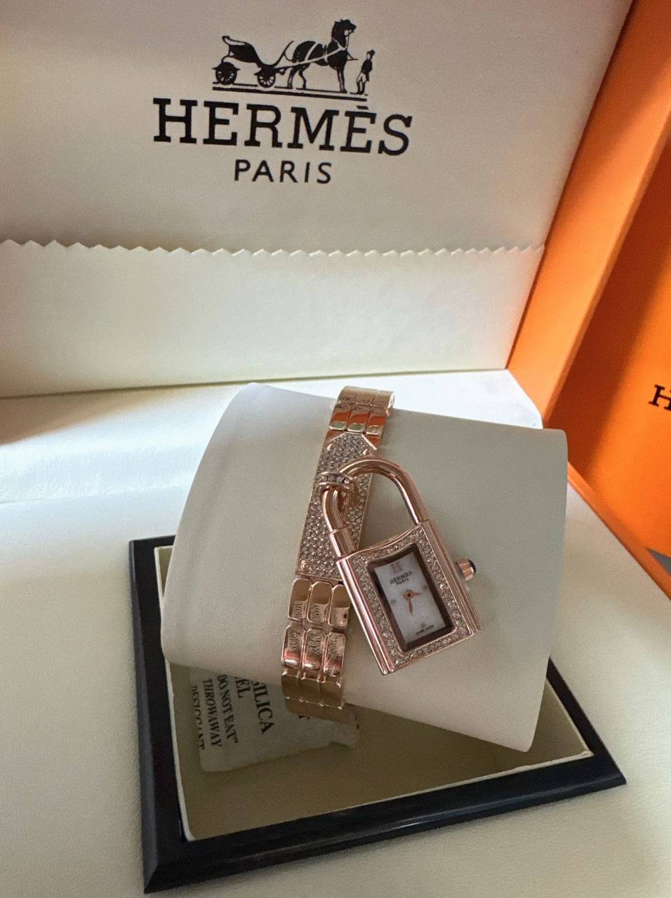 Hermes

75 dhs

Zain45

♥️♥️♥️