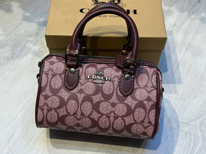 COACH 
Speedy 
18cm
95 dhs❤️ 

with Box
🎁🎁🎁

Zain44
♥️♥️♥️