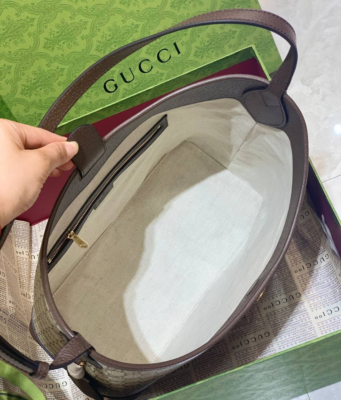 GUCCI
 COPY ONE
BIG SIZE(without box) 150 DHS✅
SMALL SIZE WITH BOX 140 DHS✅

Zain295
♥️♥️♥️