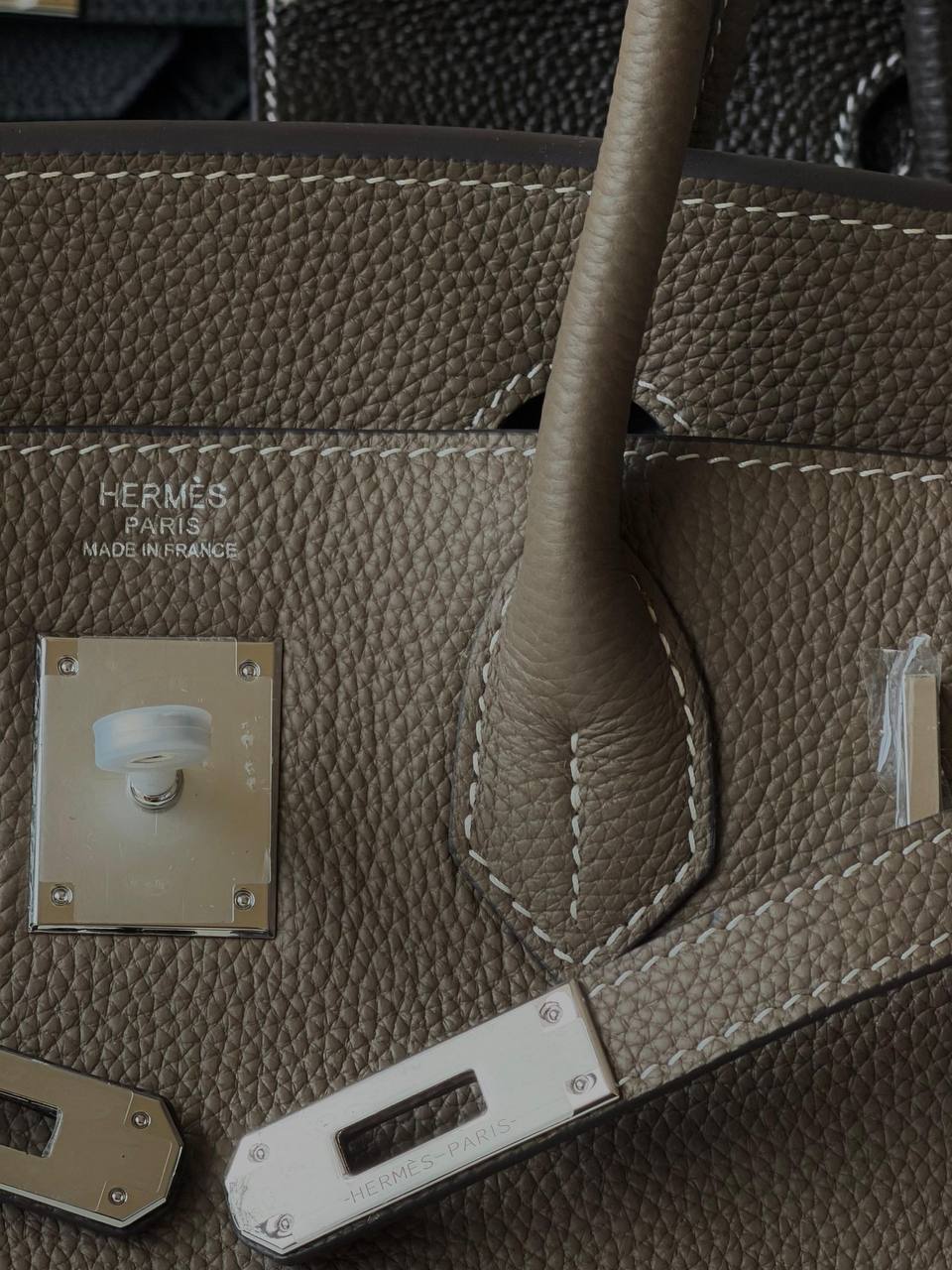 Hermes birkin shoulder 30 cm💥Master quality ✅with box📦
460 dhs💓

Zain52
♥️♥️♥️