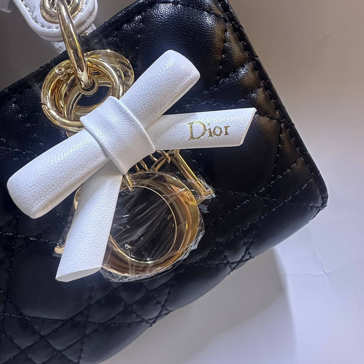 DIOR 

NEW CAME 

HIGH QUALITY 

WITH BOX 
135 dhs🇦🇪🇦🇪

Zain295
♥️♥️♥️