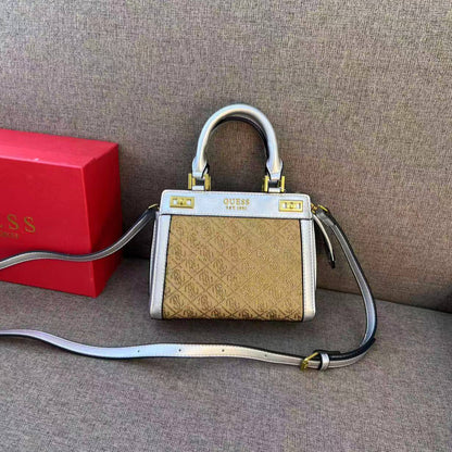 Bags

95 dhs✅

with box
🎁🎁🎁

Zain26
♥️♥️♥️
