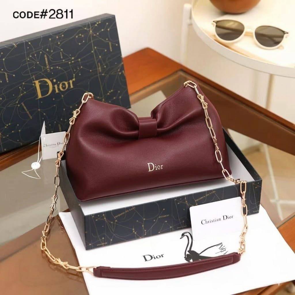 DIOr 

95 dhs🇦🇪🇦🇪
with box

Zain90
♥️♥️♥️